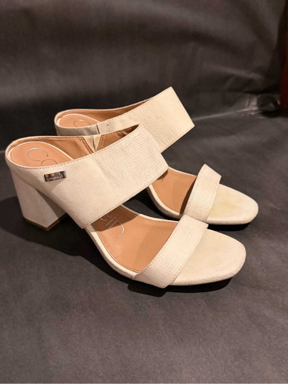 Chunky Heel Slide Sandals in Cream